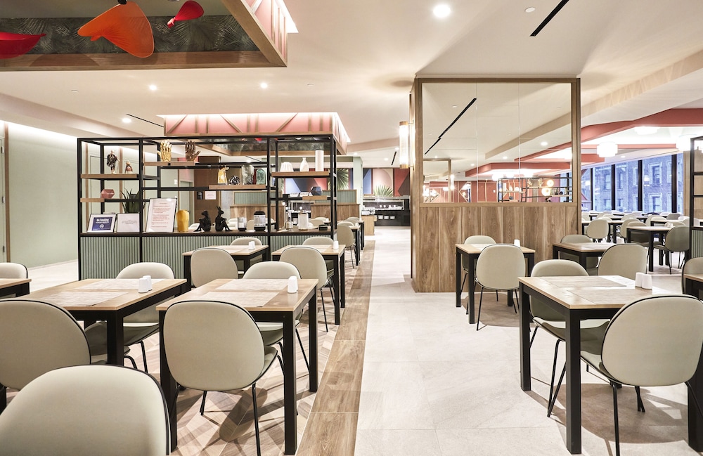 Hotel Riu Plaza Manhattan Times Square — Restaurant & bars in New York City, New York State