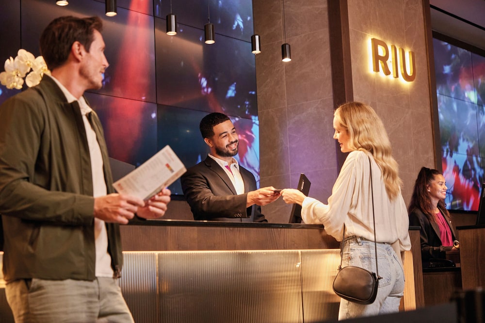 Hotel Riu Plaza Manhattan Times Square — Hotel building in New York City, New York State