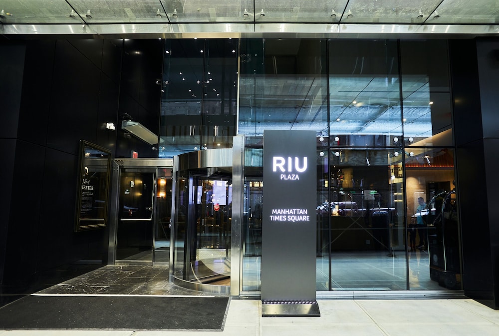 Hotel Riu Plaza Manhattan Times Square — Hotel building in New York City, New York State