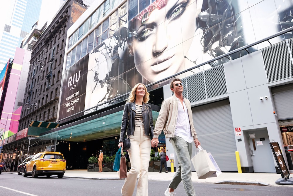 Hotel Riu Plaza Manhattan Times Square — Attractions in the area in New York City, New York State