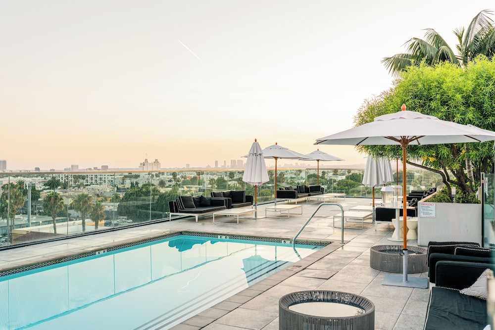 The Godfrey Hotel Hollywood — Main photo in Los Angeles, California