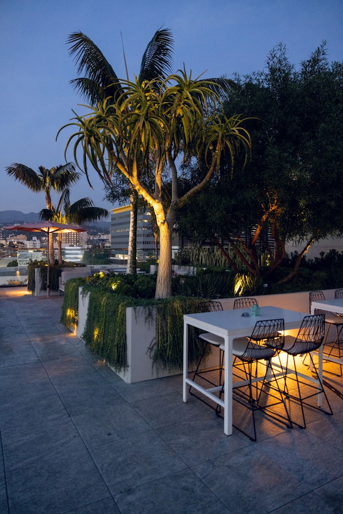The Godfrey Hotel Hollywood — Restaurant & bars in Los Angeles, California