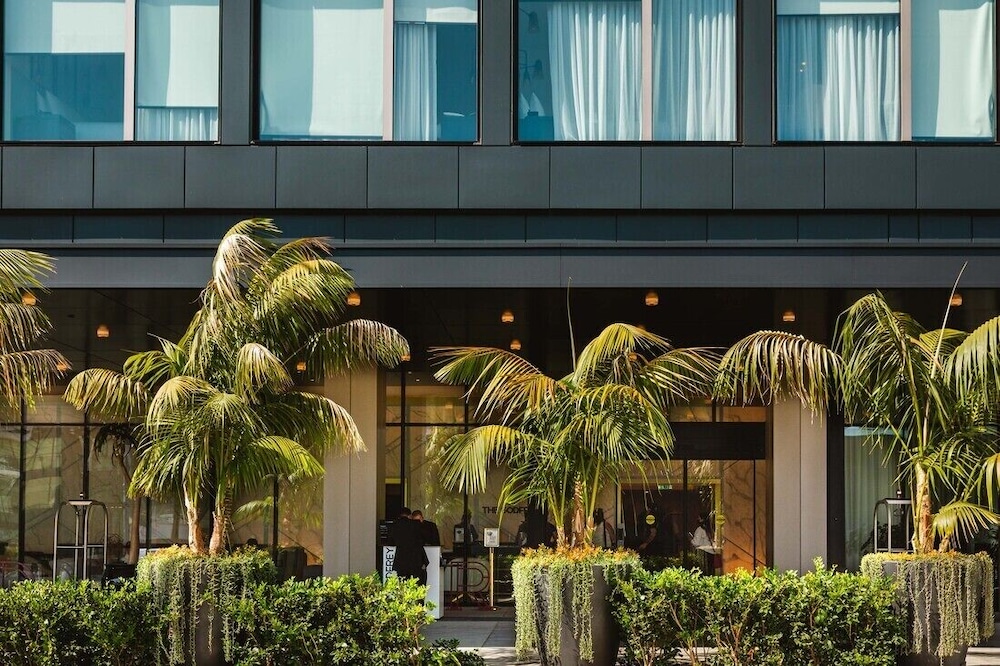 The Godfrey Hotel Hollywood — Hotel building in Los Angeles, California
