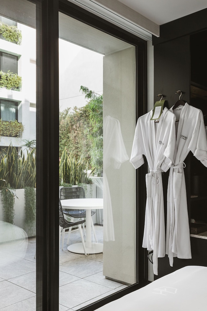 The Godfrey Hotel Hollywood — Hotel rooms in Los Angeles, California
