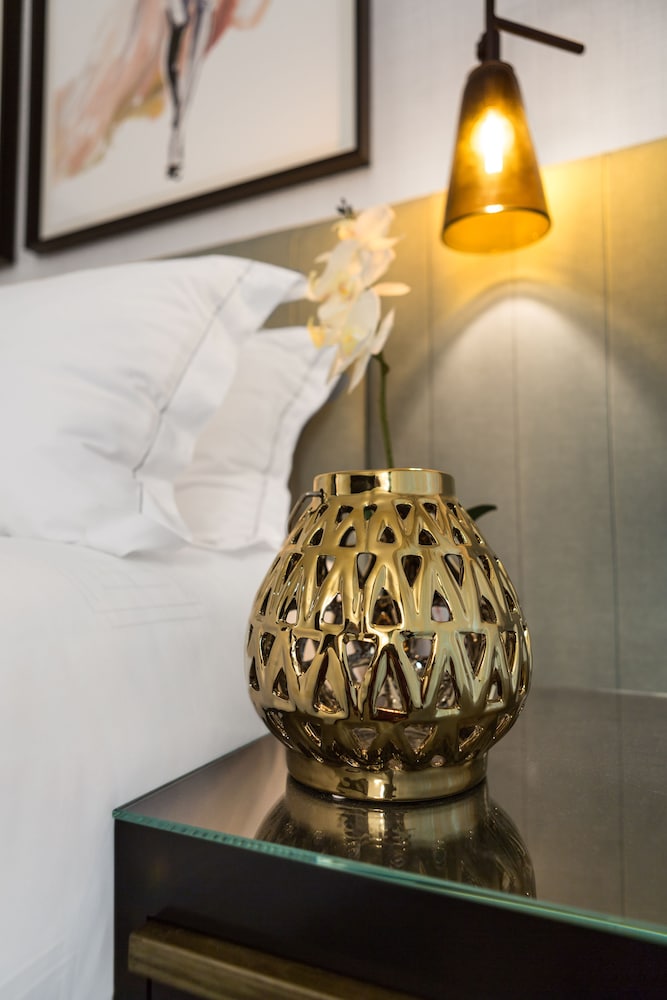 The Godfrey Hotel Hollywood — Hotel rooms in Los Angeles, California