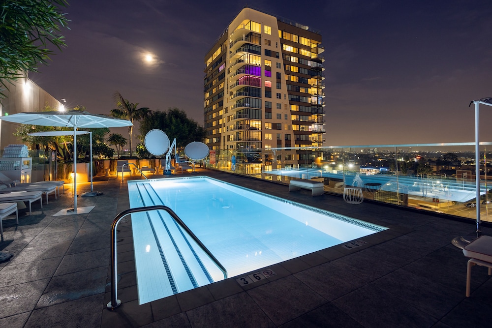 The Godfrey Hotel Hollywood — Swimming pool in Los Angeles, California