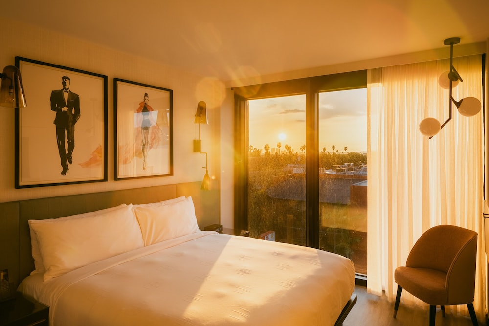 The Godfrey Hotel Hollywood — Hotel rooms in Los Angeles, California