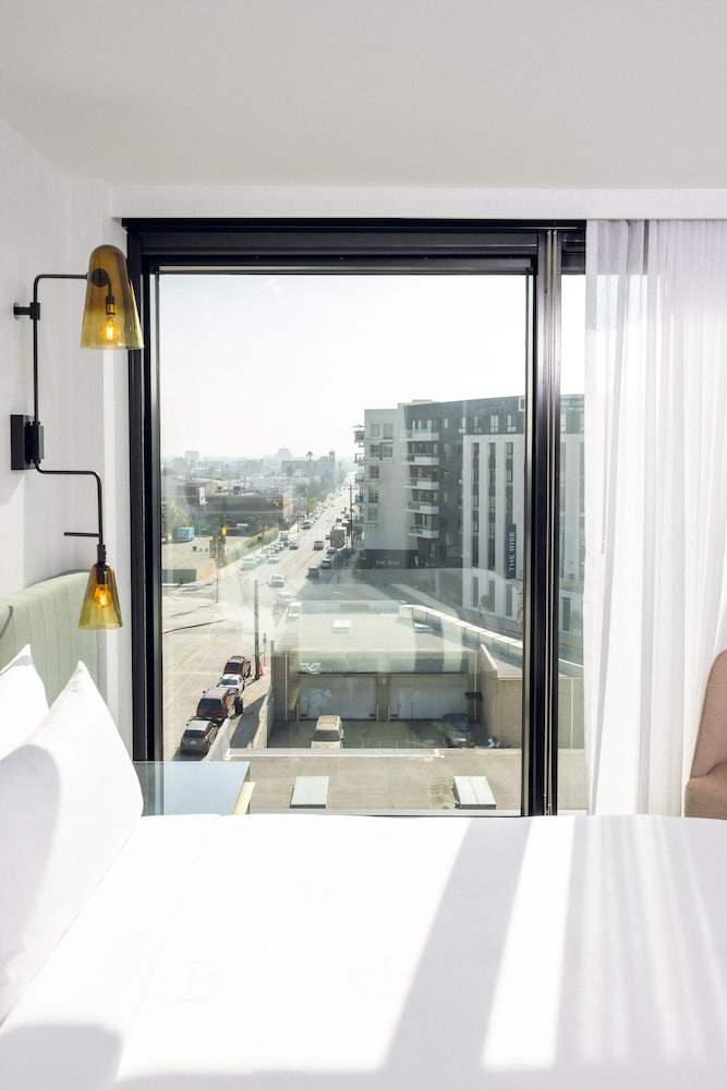 The Godfrey Hotel Hollywood — Hotel rooms in Los Angeles, California