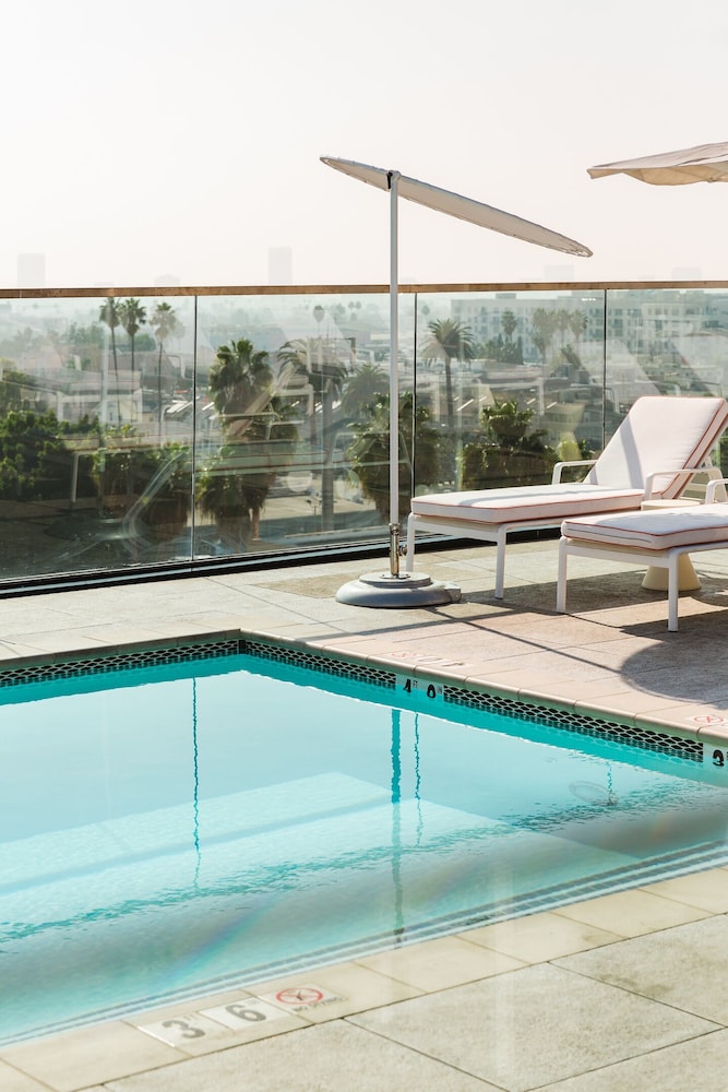 The Godfrey Hotel Hollywood — Swimming pool in Los Angeles, California