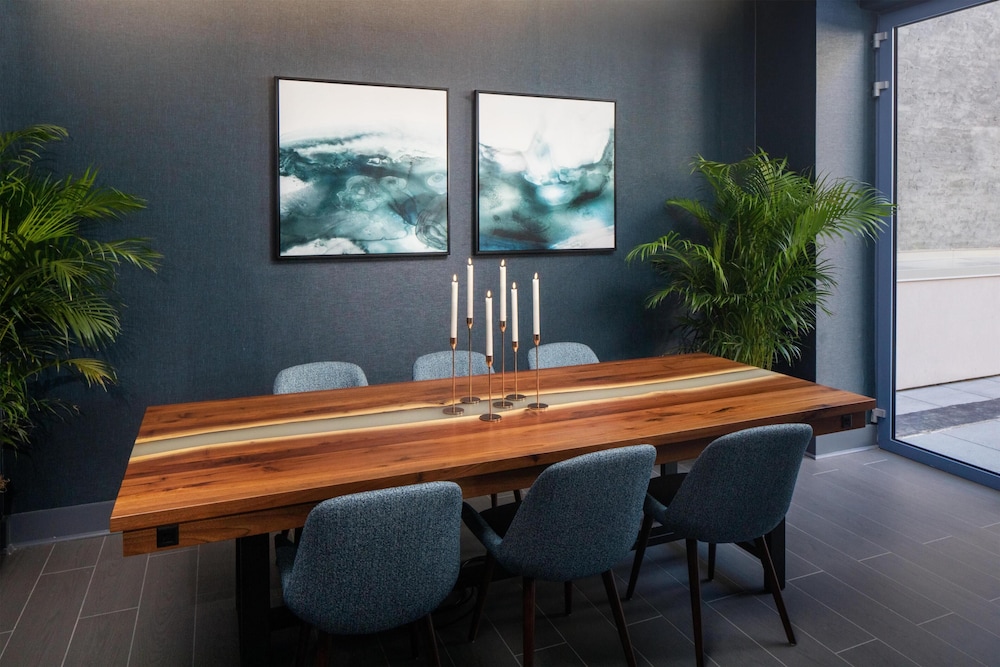 Hyatt Place New York / Chelsea — Restaurant & bars in New York City, New York State