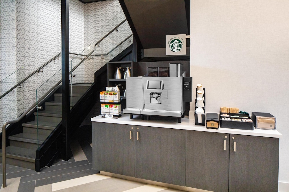 Hyatt Place New York / Chelsea — Restaurant & bars in New York City, New York State