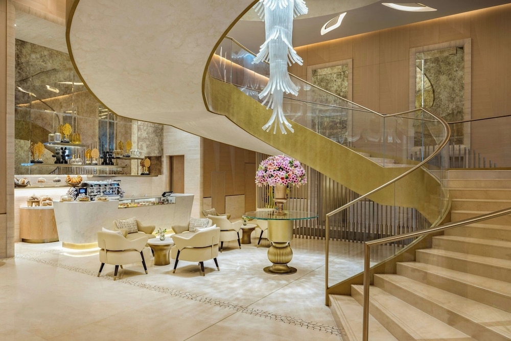 The St. Regis Dubai, The Palm — Restaurant & bars in Dubai