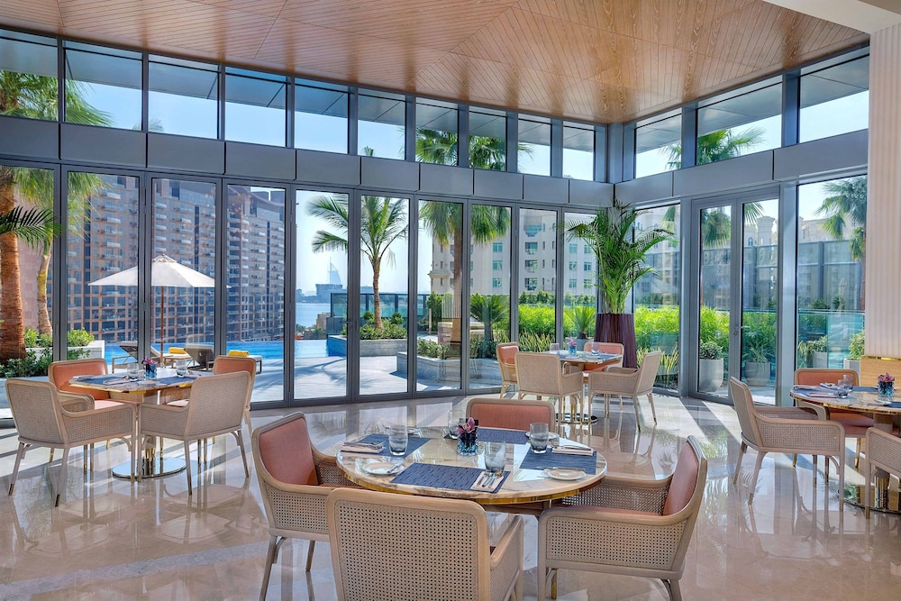 The St. Regis Dubai, The Palm — Restaurant & bars in Dubai