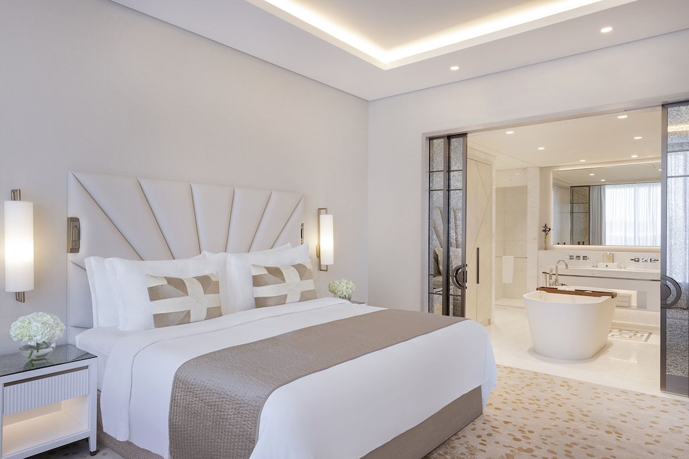 The St. Regis Dubai, The Palm — Hotel rooms in Dubai