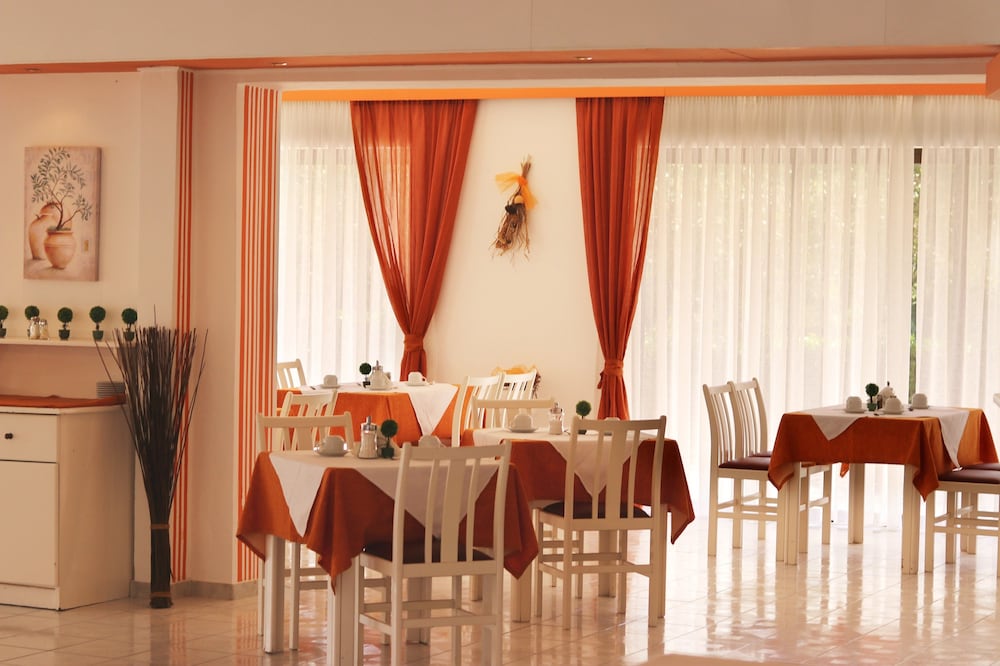 Pegasus Hotel — Restaurant & bars in Roda, Ionian Islands