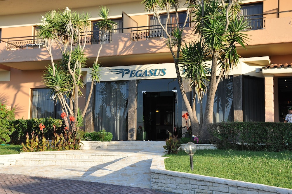 Pegasus Hotel — Hotel building in Roda, Ionian Islands