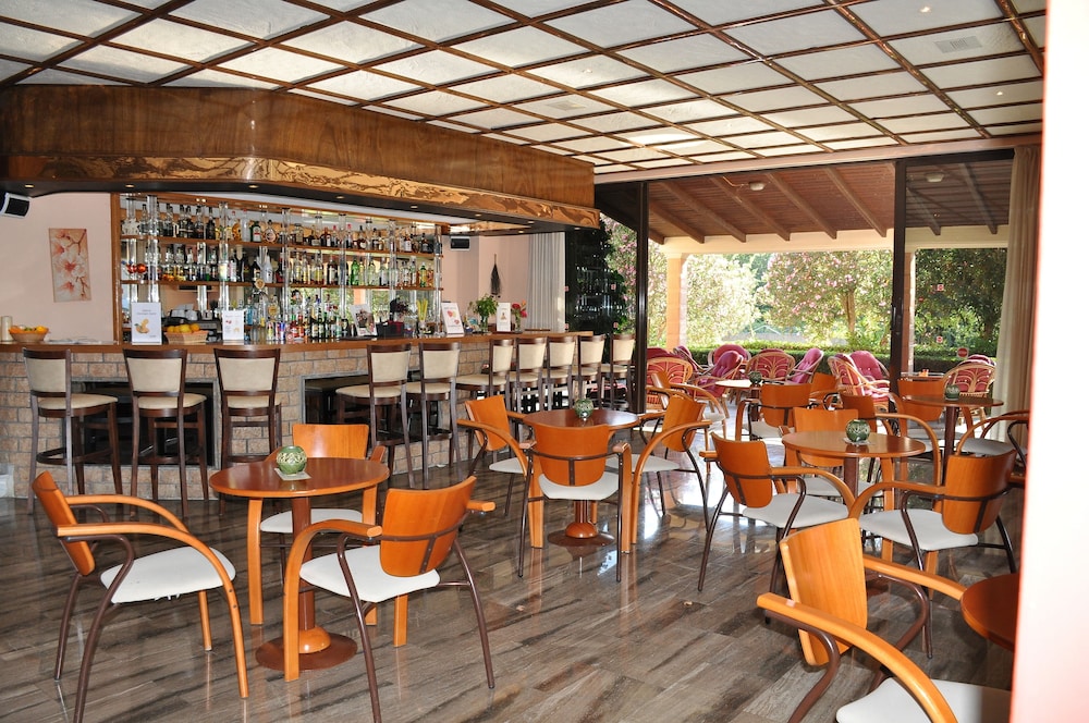 Pegasus Hotel — Restaurant & bars in Roda, Ionian Islands