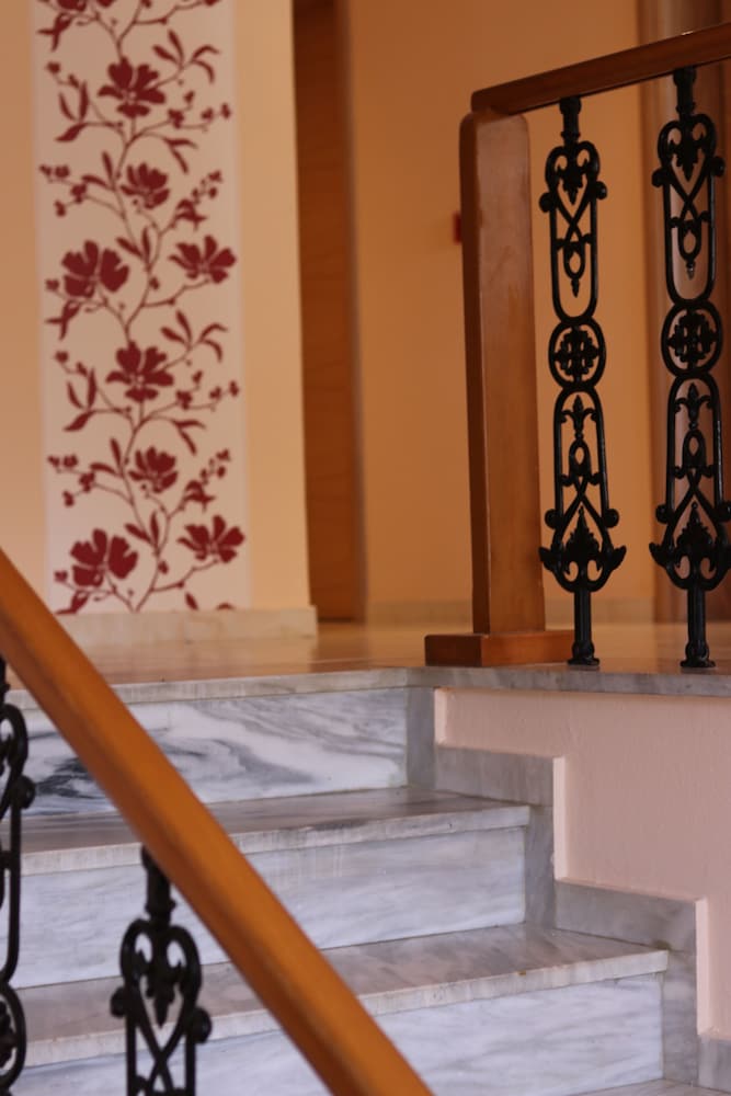 Pegasus Hotel — Hotel building in Roda, Ionian Islands
