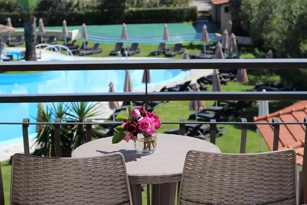 Pegasus Hotel — Swimming pool in Roda, Ionian Islands