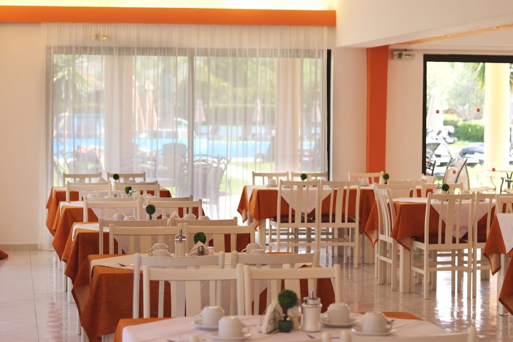 Pegasus Hotel — Restaurant & bars in Roda, Ionian Islands