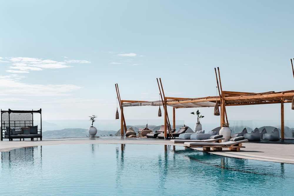 Orizontes Hotel Santorini — Swimming pool in Pyrgos Kallistis, South Aegean