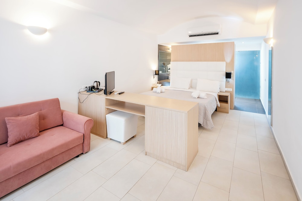 Orizontes Hotel Santorini — Hotel rooms in Pyrgos Kallistis, South Aegean