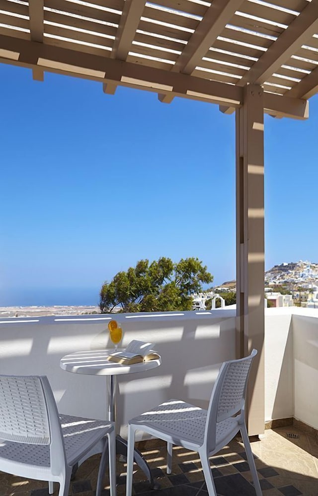 Orizontes Hotel Santorini — Attractions in the area in Pyrgos Kallistis, South Aegean