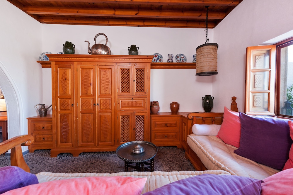 Melenos Art Boutique Hotel — Hotel rooms in Lindos, South Aegean