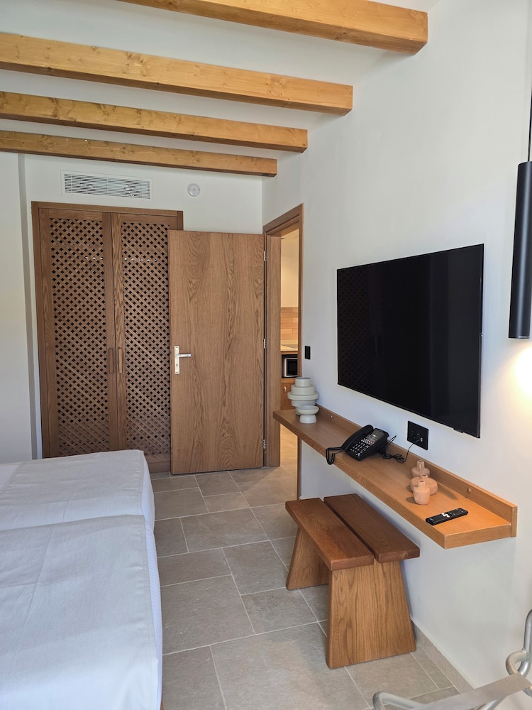 Aegean Houses — Hotel rooms in Kos Town, South Aegean
