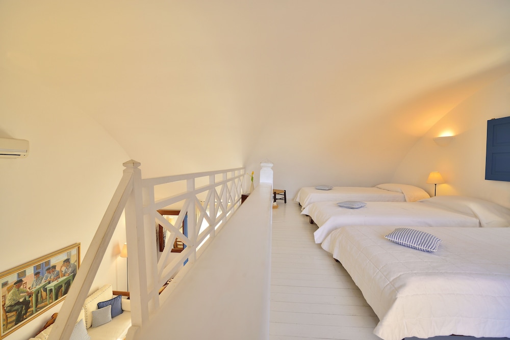 Tamarix del Mar Suites — Hotel rooms in Kamari, South Aegean
