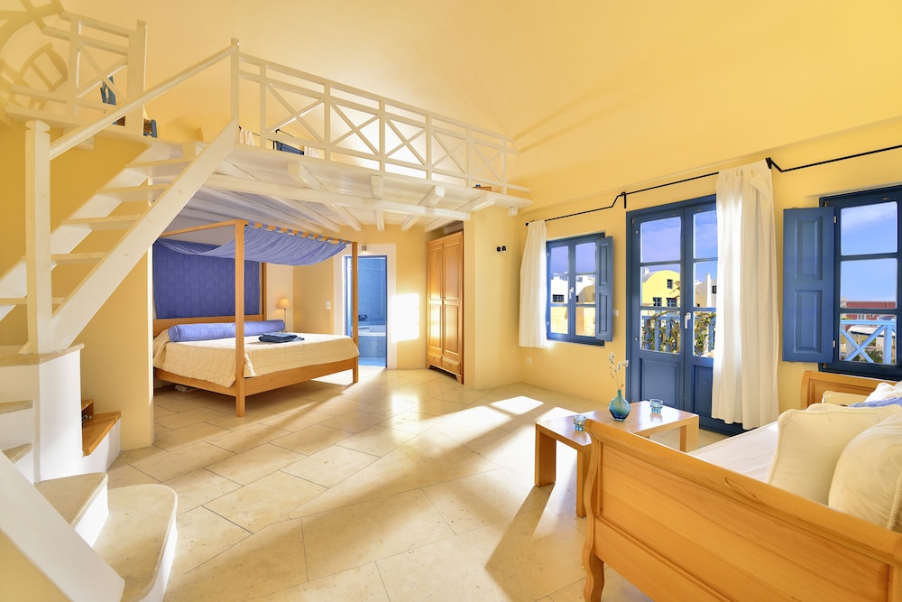 Tamarix del Mar Suites — Hotel rooms in Kamari, South Aegean