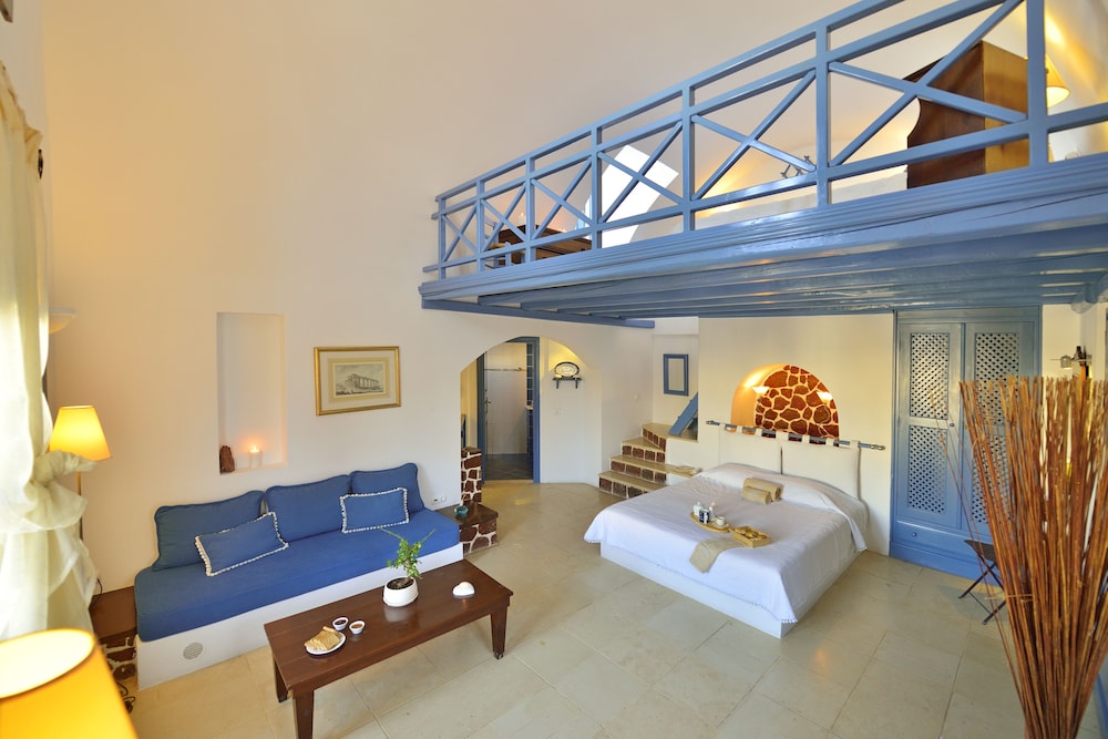 Tamarix del Mar Suites — Hotel rooms in Kamari, South Aegean
