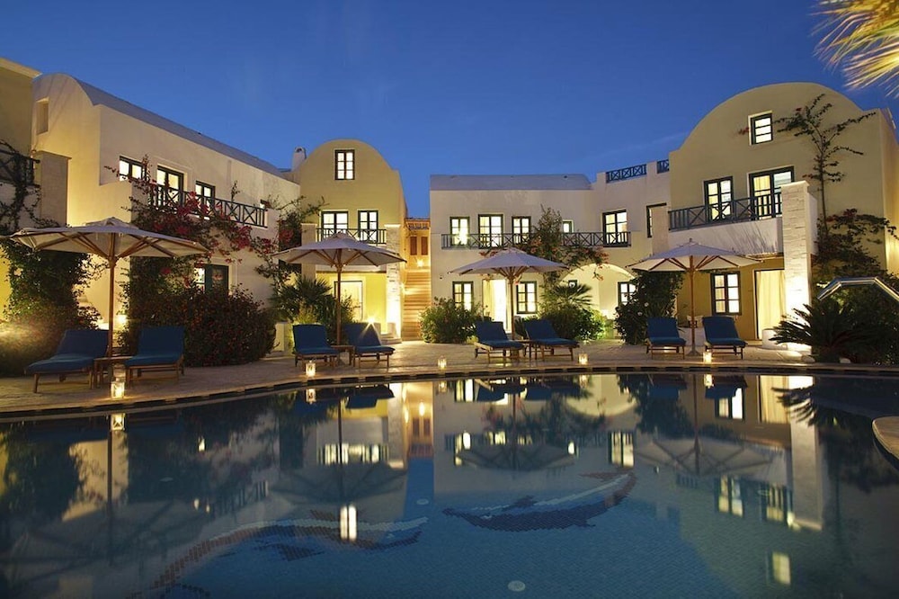 Tamarix del Mar Suites — Swimming pool in Kamari, South Aegean