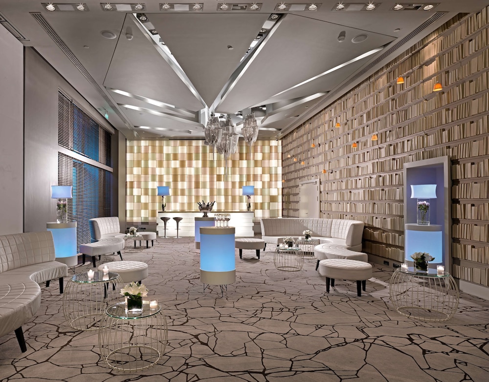Radisson Blu Park Hotel, Athens — Restaurant & bars in Athens, Attica