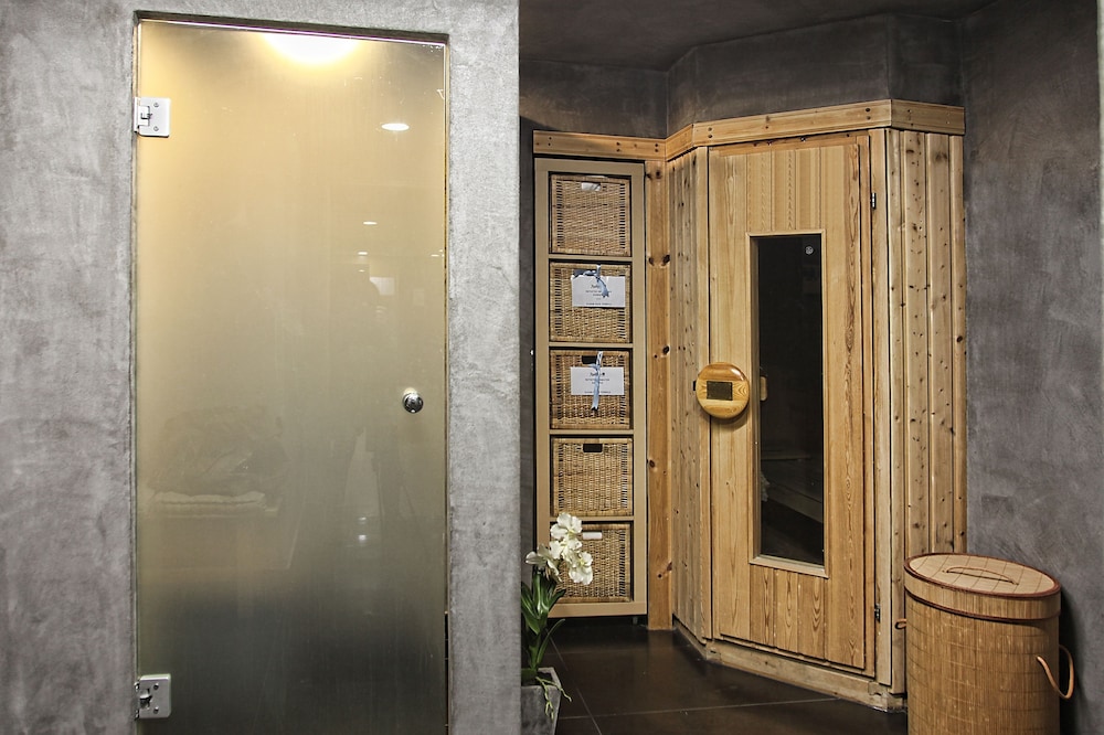 Radisson Blu Park Hotel, Athens — Spa in Athens, Attica