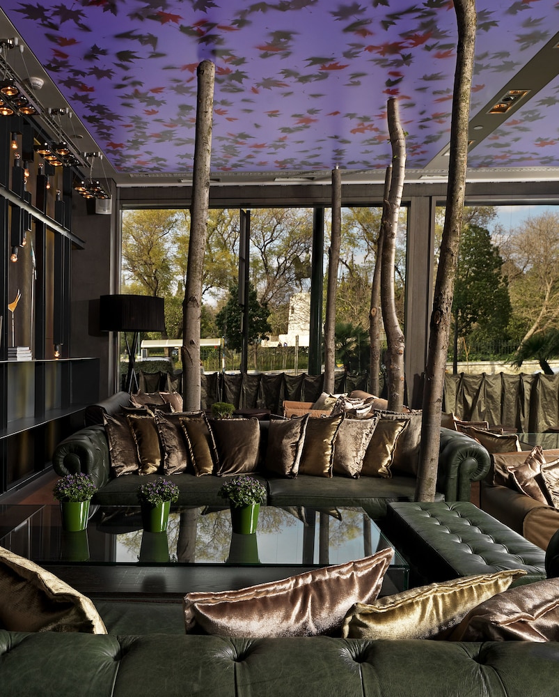 Radisson Blu Park Hotel, Athens — Restaurant & bars in Athens, Attica