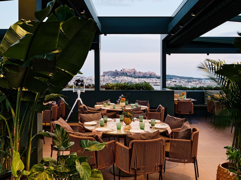 Radisson Blu Park Hotel, Athens — Restaurant & bars in Athens, Attica