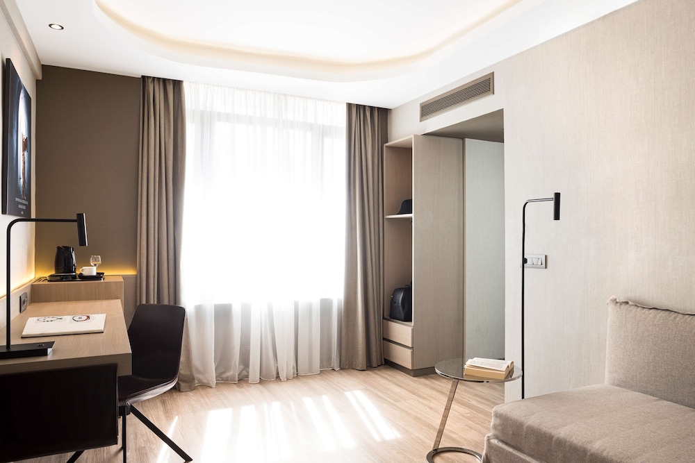 Radisson Blu Park Hotel, Athens — Hotel rooms in Athens, Attica