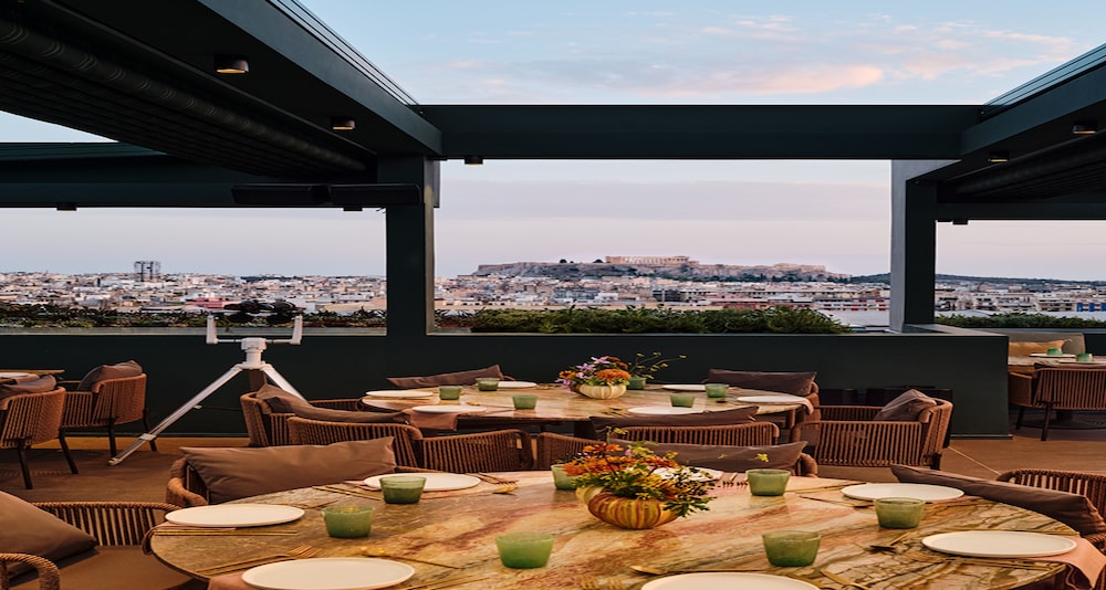 Radisson Blu Park Hotel, Athens — Restaurant & bars in Athens, Attica