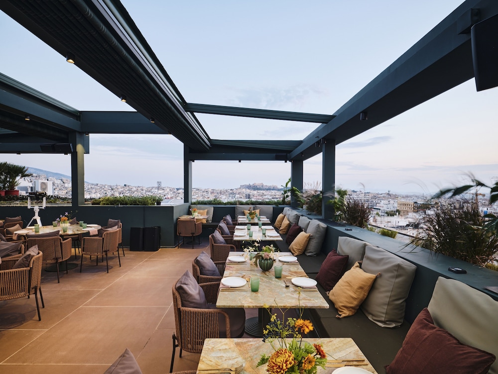 Radisson Blu Park Hotel, Athens — Restaurant & bars in Athens, Attica