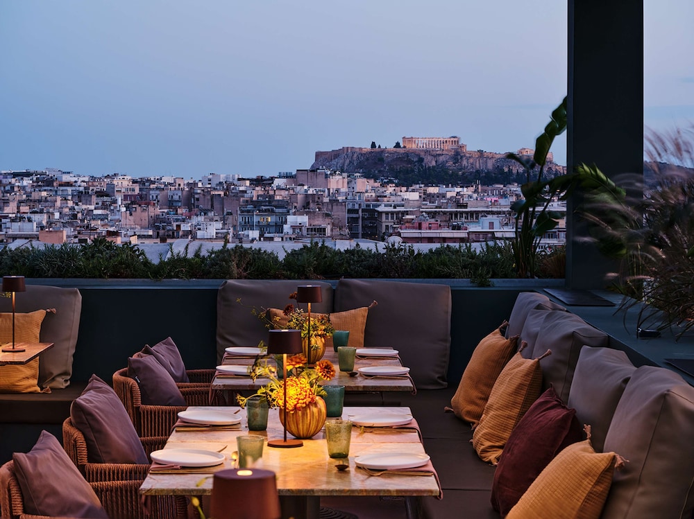 Radisson Blu Park Hotel, Athens — Restaurant & bars in Athens, Attica