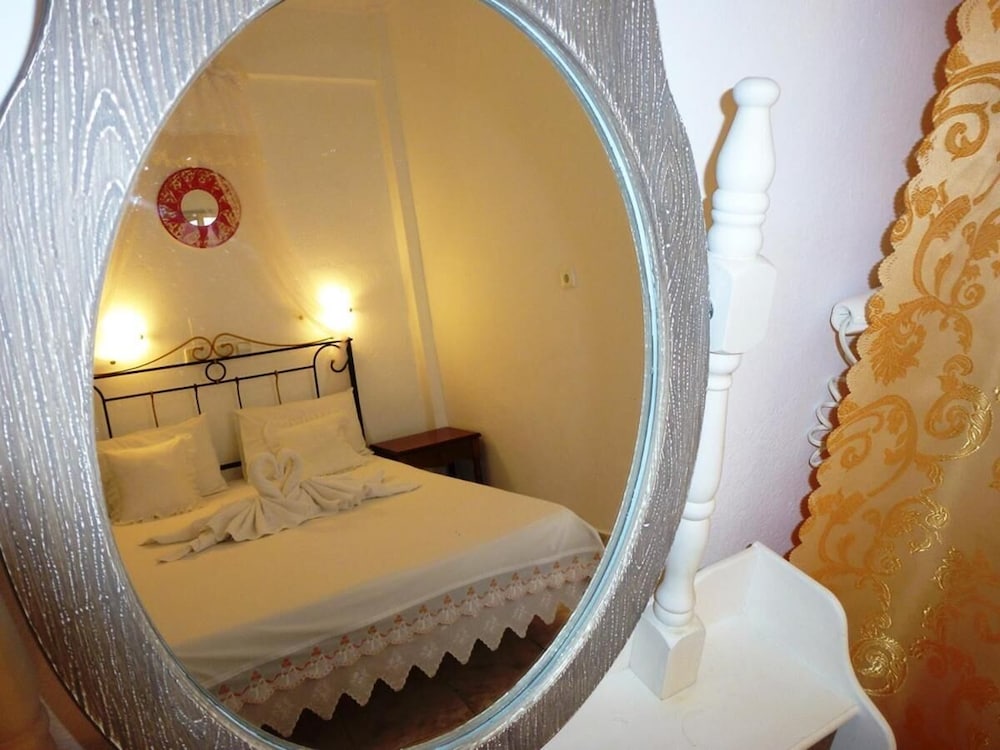 Atalos Suites — Hotel rooms in Kamari, South Aegean
