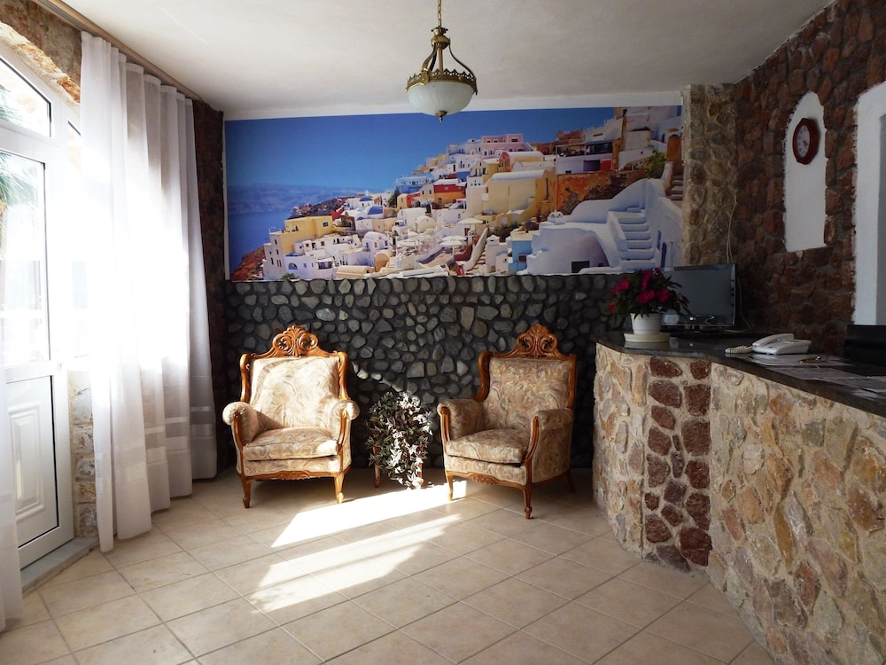 Atalos Suites — Hotel rooms in Kamari, South Aegean