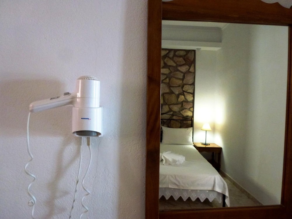 Atalos Suites — Hotel rooms in Kamari, South Aegean