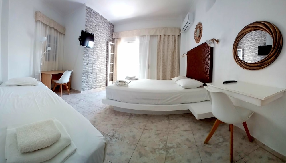 Atalos Suites — Hotel rooms in Kamari, South Aegean