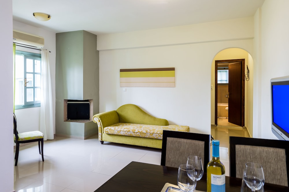 Angela Studios & Apartments — Hotel rooms in Sissi