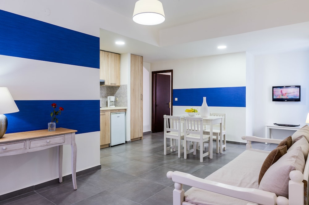 Angela Studios & Apartments — Hotel rooms in Sissi