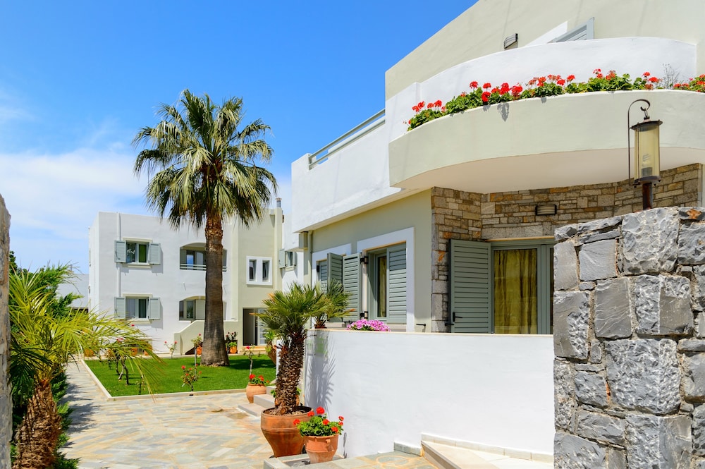 Angela Studios & Apartments — Hotel building in Sissi
