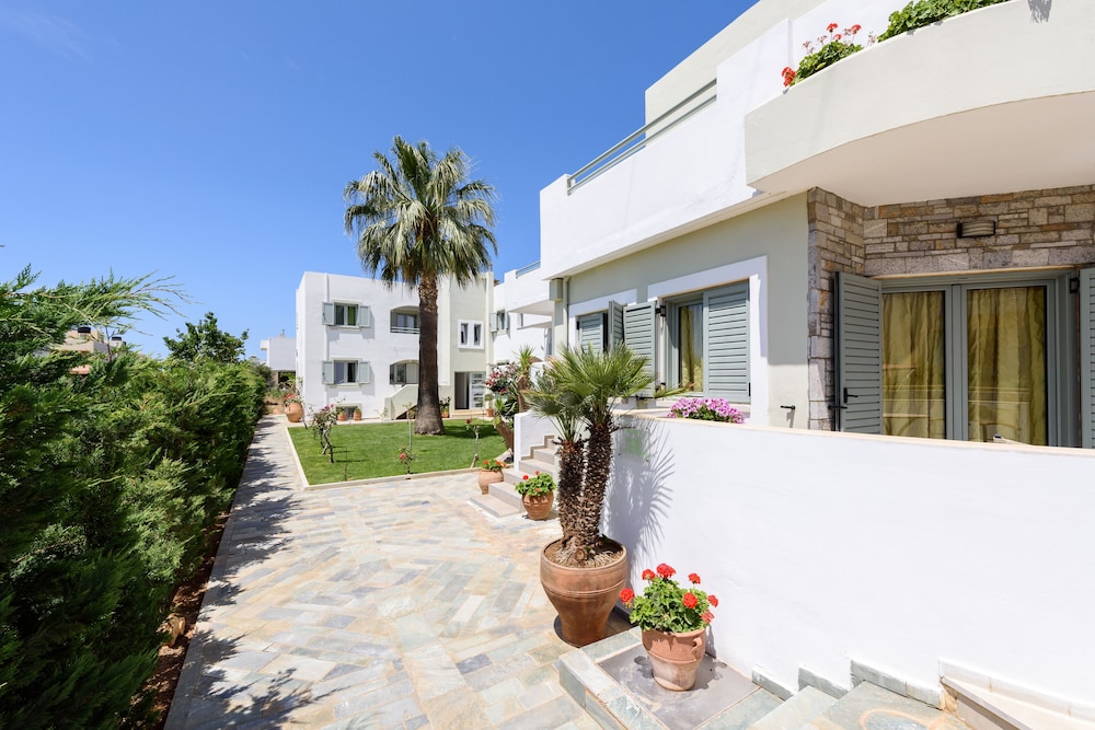 Angela Studios & Apartments — Hotel building in Sissi