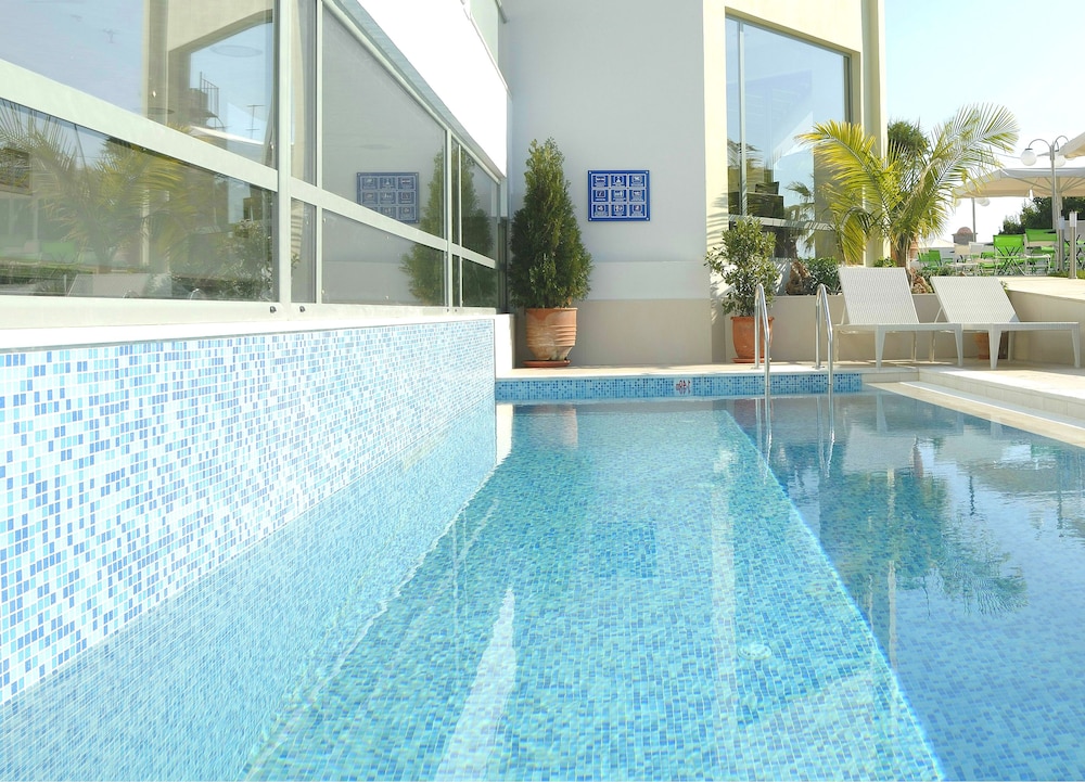 Angela Studios & Apartments — Swimming pool in Sissi